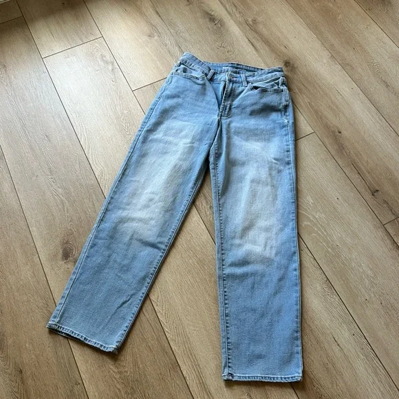 Old Navy Light Blue Denim WOW Loose high rise - Picture 2 of 3